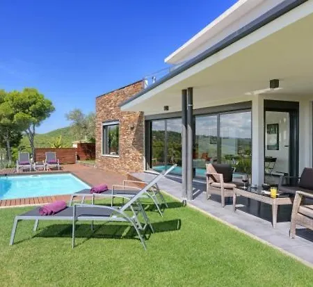 Sleeps 8 Pool Wifi