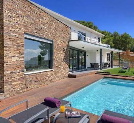 Sleeps 8 Pool Wifi טאמאריו
